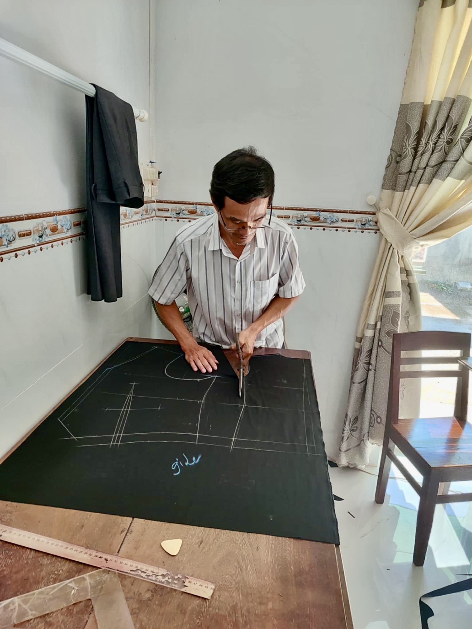 Xem ảnh  của khách hàng - Anh Tailor